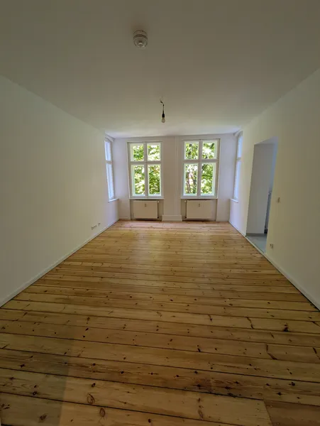 Moderne Altbauwohnung mit Balkon Nähe Boxhagener Platz sucht neue Mieter — photo 1